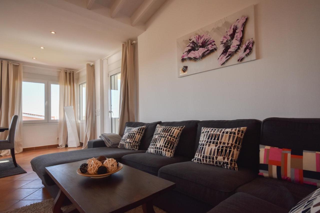 In The Second Line, Modern Beachfront Holiday Home In Costabella, מארבלה מראה חיצוני תמונה